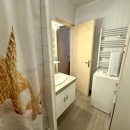 Apartment Proche Avec Balcon Et Parking - Fr-1-652-53 *